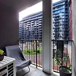Monro Apartment