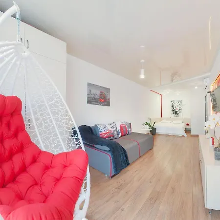 Monro Apartment *